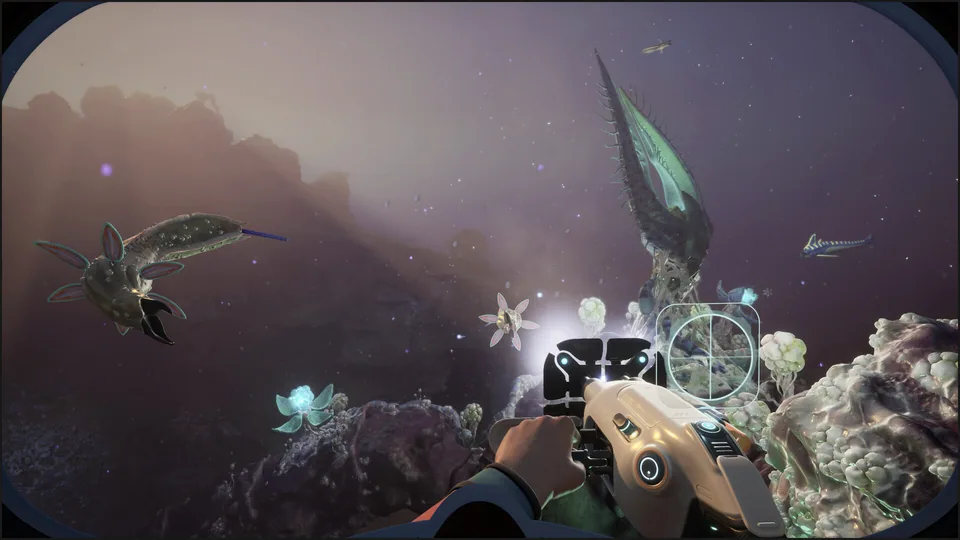Official Subnautica 2 media crop used for High Capacity Air Tank and longer dive planning.